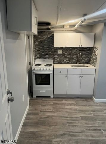 29 Orchard Rd, Maplewood Twp., NJ 07040
