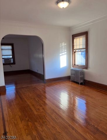 29 Orchard Rd, Maplewood Twp., NJ 07040