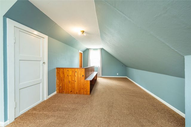 6008 Rollins Avenue, Des Moines, IA 50312