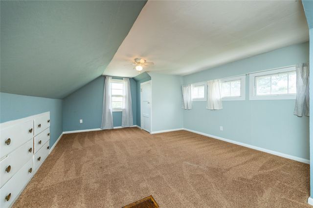 6008 Rollins Avenue, Des Moines, IA 50312