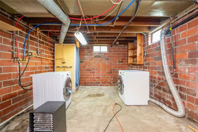 6008 Rollins Avenue, Des Moines, IA 50312