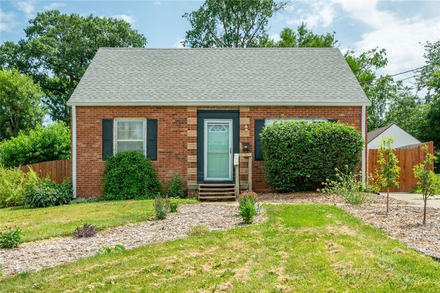 6008 Rollins Avenue, Des Moines, IA 50312