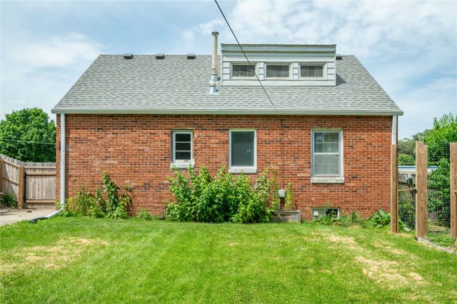 6008 Rollins Avenue, Des Moines, IA 50312