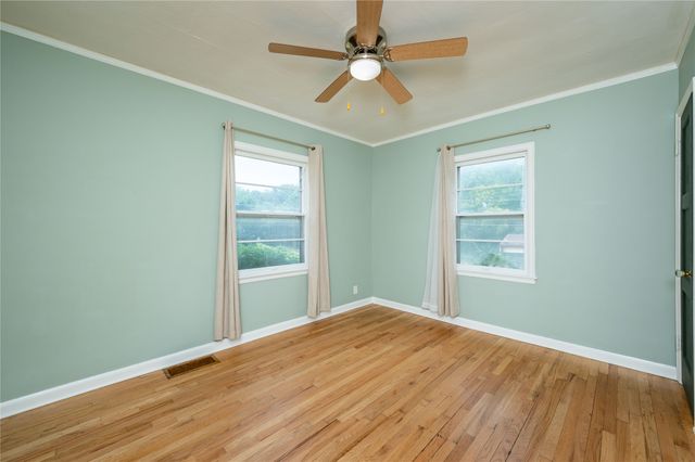 6008 Rollins Avenue, Des Moines, IA 50312