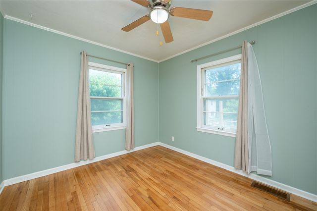 6008 Rollins Avenue, Des Moines, IA 50312