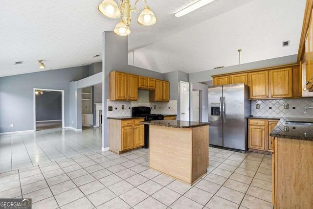 6000 Hillvale Court, Lithonia, GA 30058