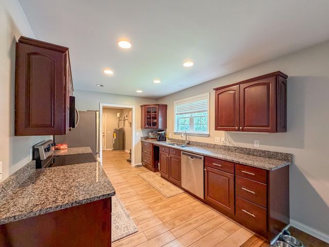 1482 E State Line Road, Rossville, GA 30741