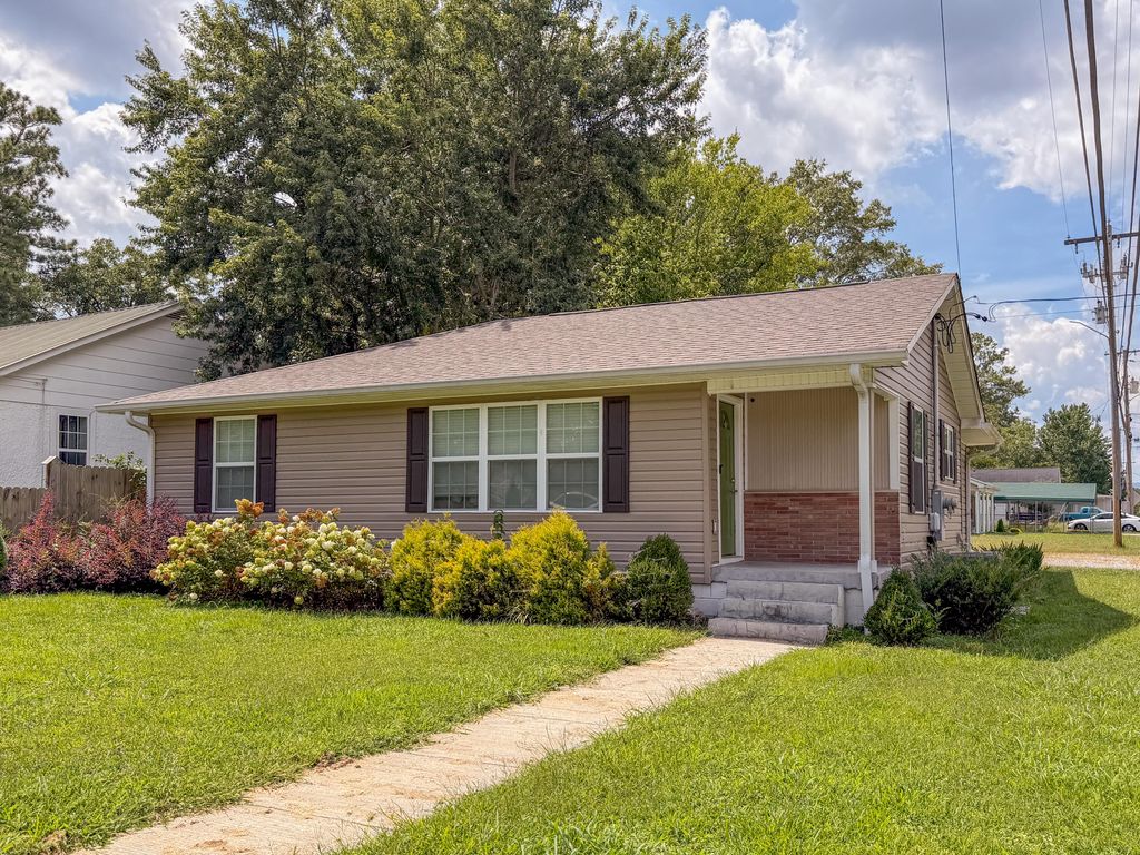 1482 E State Line Road, Rossville, GA 30741