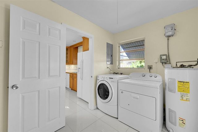 881 NW Zinnia Lane, Plantation, FL 33317