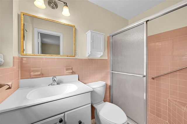 881 NW Zinnia Lane, Plantation, FL 33317