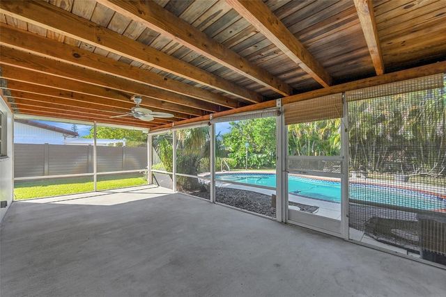 881 NW Zinnia Lane, Plantation, FL 33317