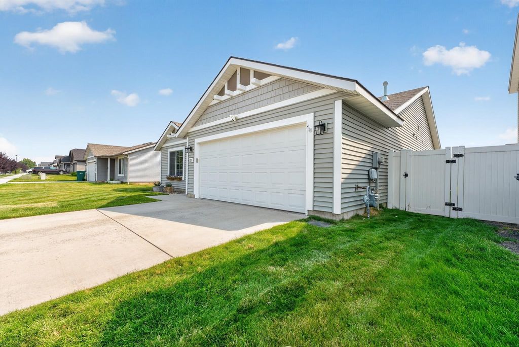 235 S Lawson St, Airway Heights, WA 99001 photo 2
