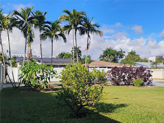 120 SE 3rd Ave, Dania Beach, FL 33004