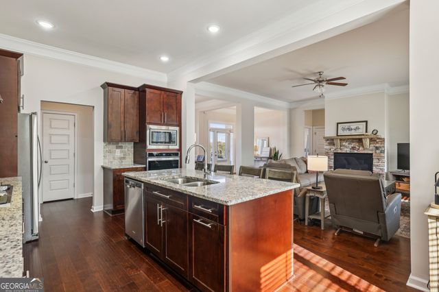 3427 Dockside Shores Drive, Gainesville, GA 30506