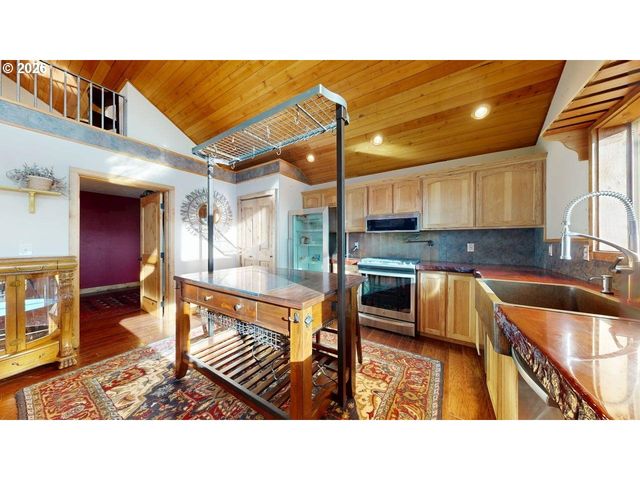 99106 E FREEMAN Ln, Brookings, OR 97415