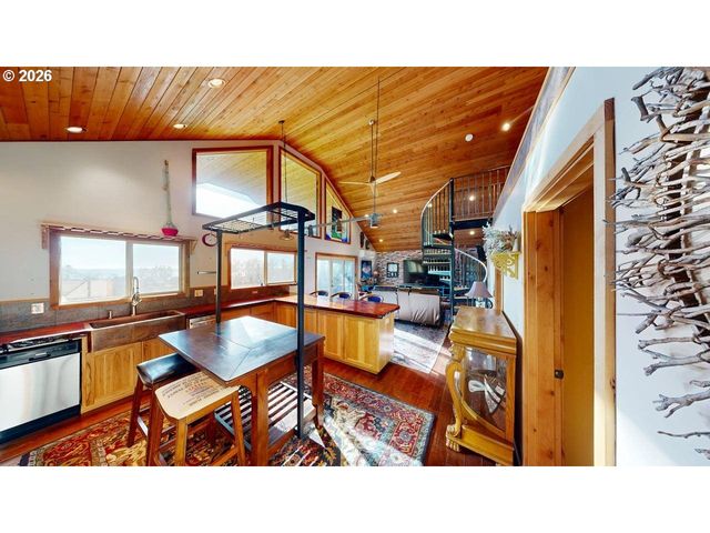 99106 E FREEMAN Ln, Brookings, OR 97415