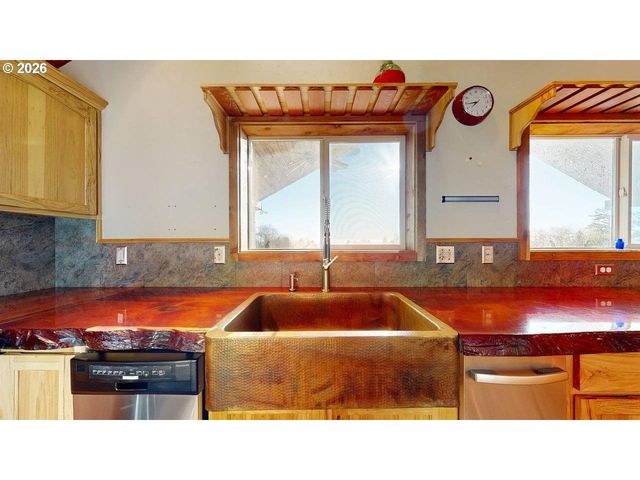 99106 E FREEMAN Ln, Brookings, OR 97415