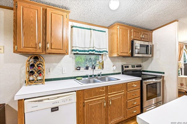 510 County Road 3820, San Antonio, TX 78253
