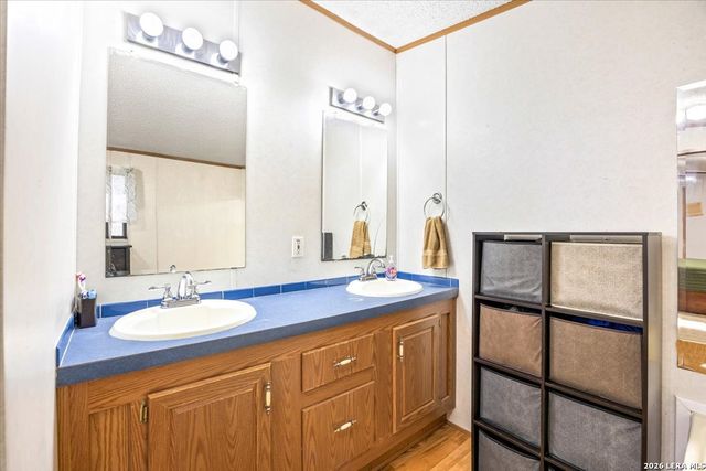510 County Road 3820, San Antonio, TX 78253