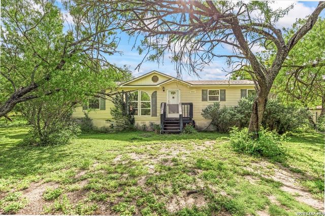 510 County Road 3820, San Antonio, TX 78253