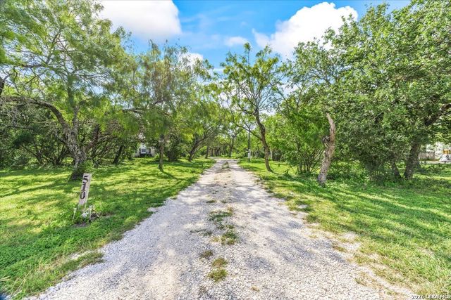 510 County Road 3820, San Antonio, TX 78253