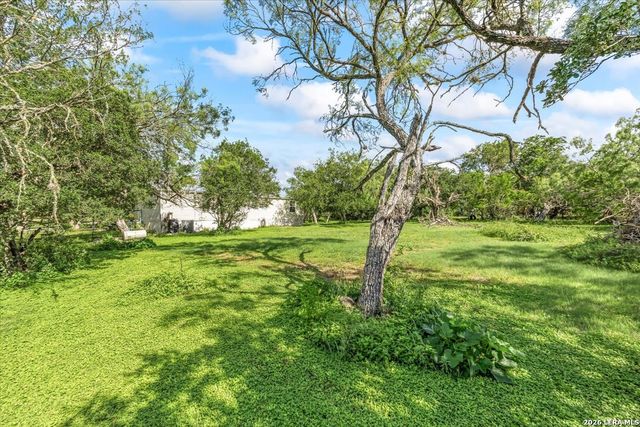 510 County Road 3820, San Antonio, TX 78253