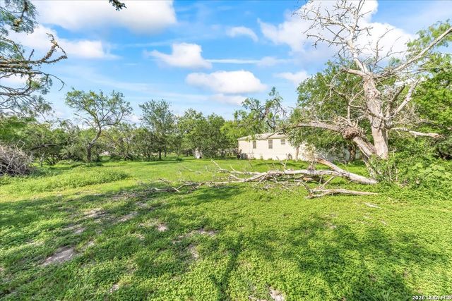 510 County Road 3820, San Antonio, TX 78253