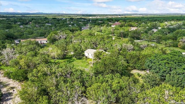 510 County Road 3820, San Antonio, TX 78253