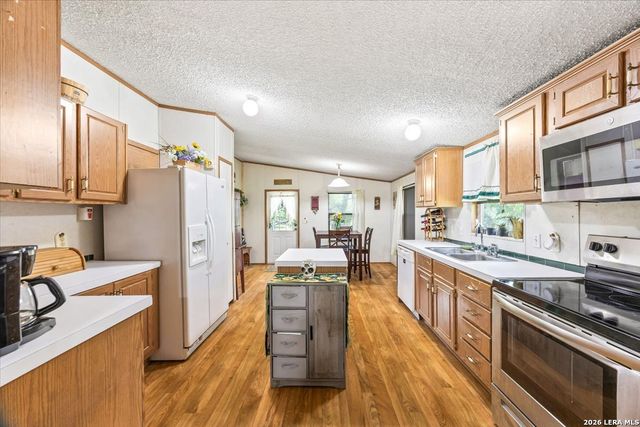 510 County Road 3820, San Antonio, TX 78253
