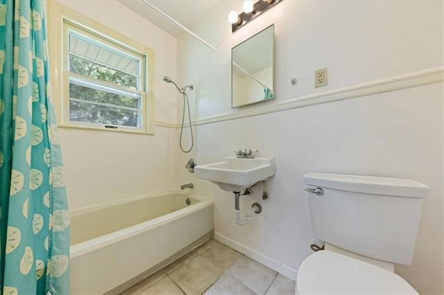 2021 S Harris Avenue, Independence, MO 64052