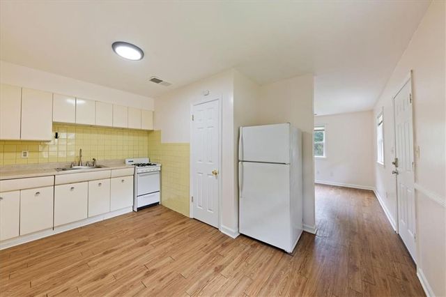 2021 S Harris Avenue, Independence, MO 64052