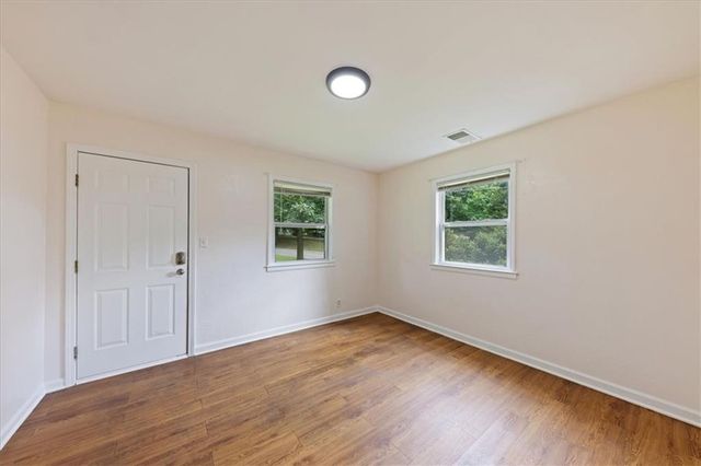 2021 S Harris Avenue, Independence, MO 64052