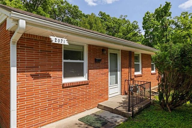 2021 S Harris Avenue, Independence, MO 64052