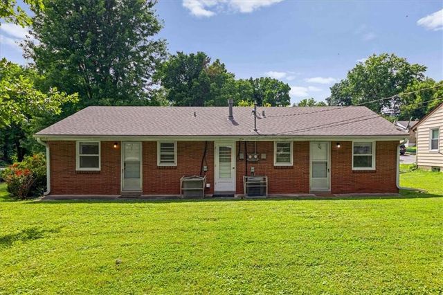 2021 S Harris Avenue, Independence, MO 64052