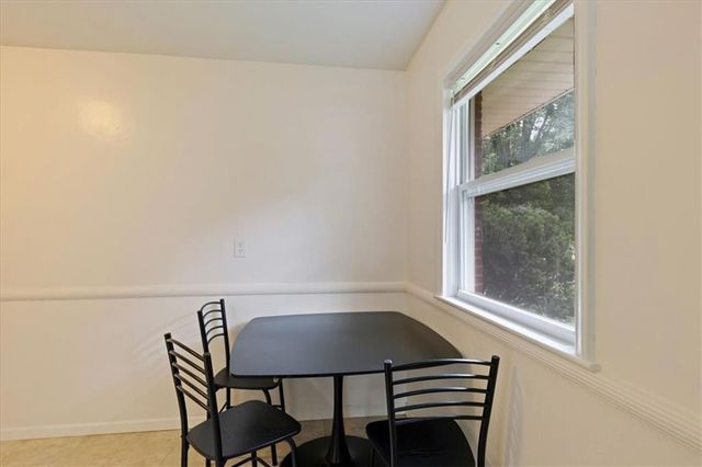 2021 S Harris Avenue, Independence, MO 64052