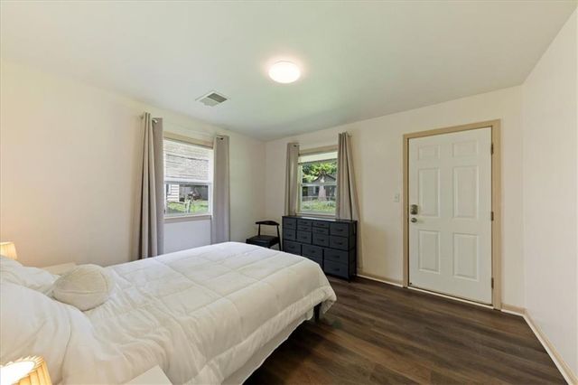 2021 S Harris Avenue, Independence, MO 64052