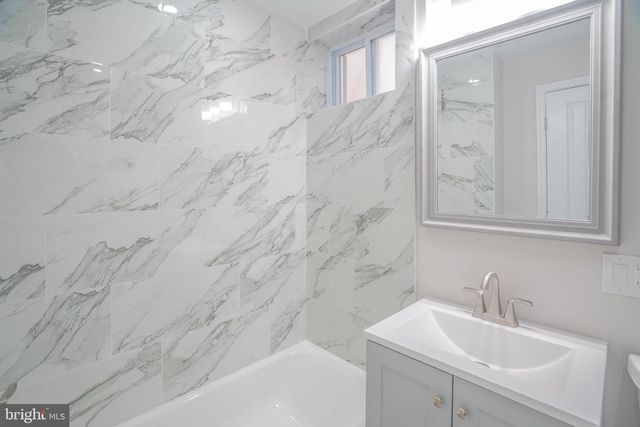 1714 SNYDER AVE, Philadelphia, PA 19145