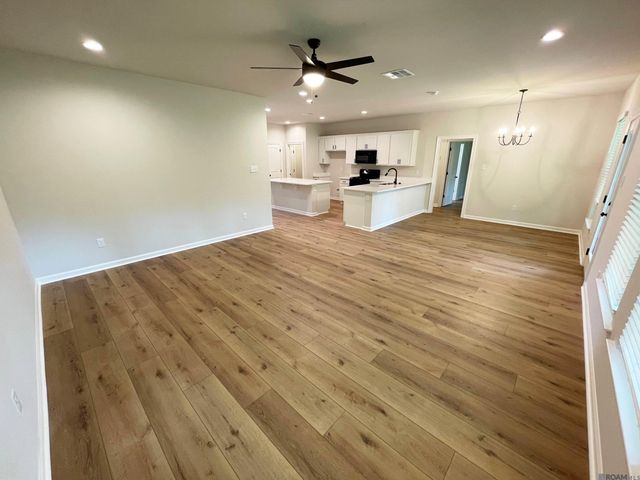 12876 Siberian Dr, Walker, LA 70785