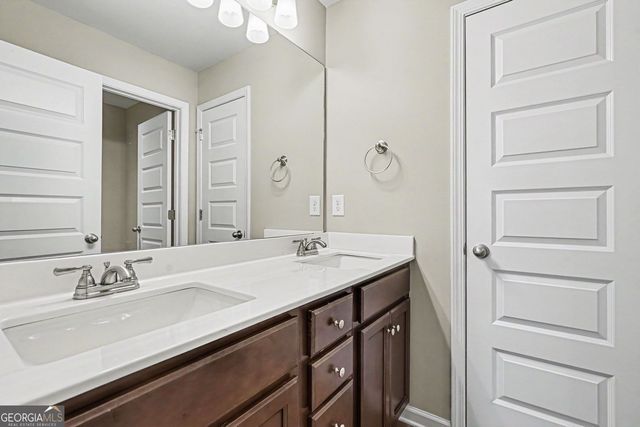 305 Sterling Creek Way, Loganville, GA 30052