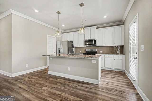 305 Sterling Creek Way, Loganville, GA 30052