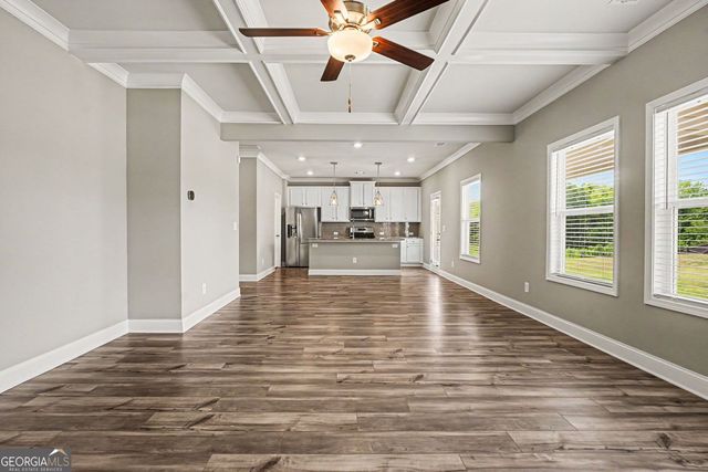 305 Sterling Creek Way, Loganville, GA 30052