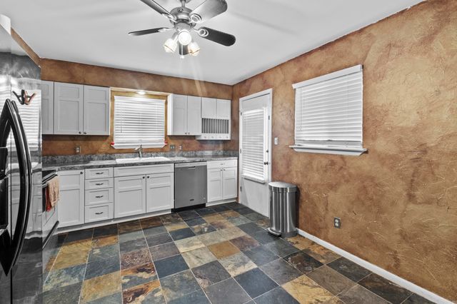 2001 Reservoir Rd Apt 22, Little Rock, AR 72227