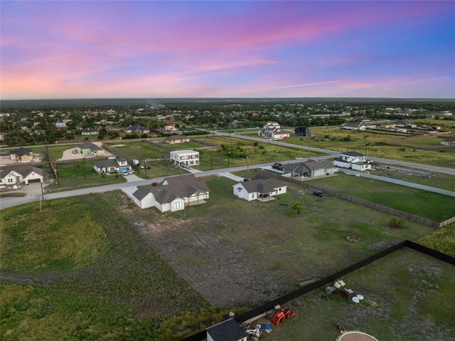 116 Bianca CIR, Del Valle, TX 78617