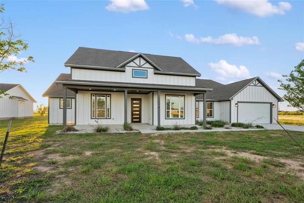 116 Bianca CIR, Del Valle, TX 78617