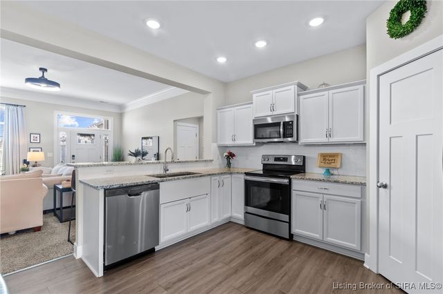 5421 Catalina Trail, Sellersburg, IN 47172