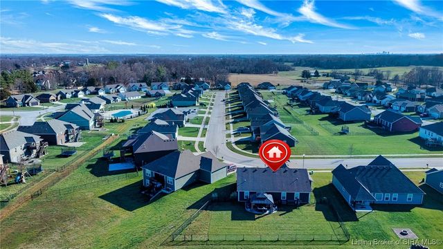 5421 Catalina Trail, Sellersburg, IN 47172