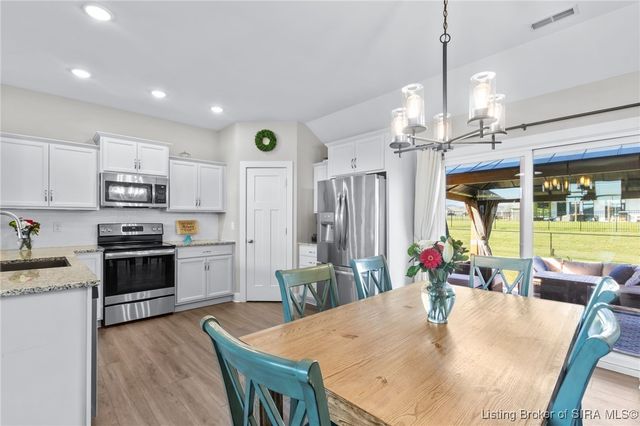 5421 Catalina Trail, Sellersburg, IN 47172