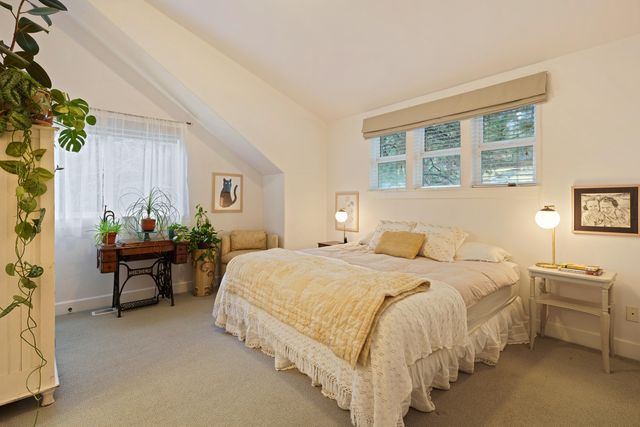 250 NW 17th Street, Bend, OR 97703