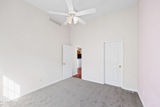 8412 Arbor Meadow. Way, Louisville, KY 40228