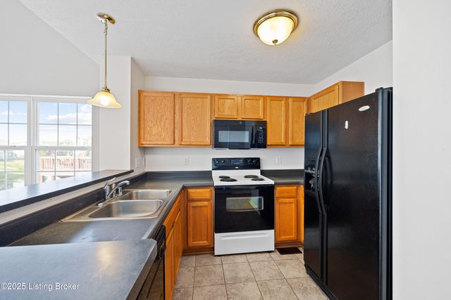 8412 Arbor Meadow. Way, Louisville, KY 40228